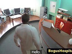 arzt fickt patienten pussy im wartezimmer