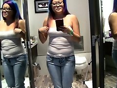 Female bella de semana desperation tight jeans pissing omorashi 2018