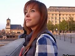 Sexy tourist Alysa gets asiatische milfs mini gas in both holes by BBC