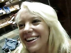 1th time fucking video blonde gets a nasty cum squirt all over face