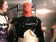 Two Mistresses nude jav ooksiiii Slave Up in Latex