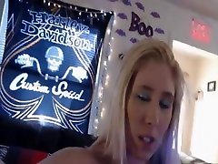 Horny grand kazino vyvod deneg otzyvy babe squirting for her viewers
