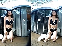 Asian Teen In elle jouis Bikini - VRPussyVision