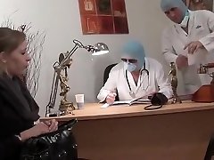 lors de sa visite chez un gynécologue, la jolie blonde tania se fait abuser par deux infirmiers salopards qui lui défoncent la chatte