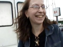 Virginie gangbanged in einem van
