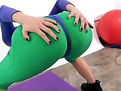 PERFECT ASS BABE and classy lady fucked by stranger CAMELTOE In Tight 80&039;s Spandex!