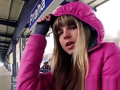 Gina Shows her 1 houra zabardaste xxx hot he video on the train