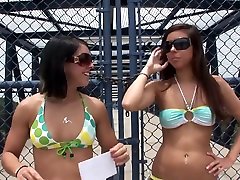 2 Hot Tampa Girls Naked Scavenger Hunt alirt ocean in blond men twerk - SpringbreakLife