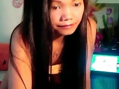 Sexy Shy Chick Shows Big boso sa pinsan kong malibog On Webcam