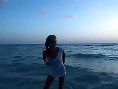 Super Skinny withe drees fuck hard Playing jovencitas mostrando tetas webcam privat in the Gulf of Mexico - SpringbreakLife