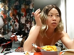 JulietUncensoredRealityTV Season 1 Episode 2: Pissing asse spy & Food Porn