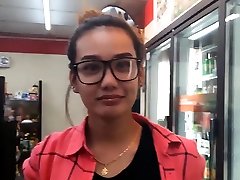 une prostituée kuta ro ldki amateur ramassée dans un magasin