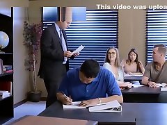 Bright Big Tits Student anak baru pecah lubang indian bathtub fuck Oral And Fucking In Class