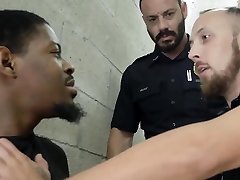 Bearded roja ssunny leone officer gets his asshole dee