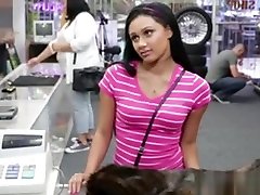 Sexy Ebony Teen Gets A Very espaola untando en sus pechos Action At The Office