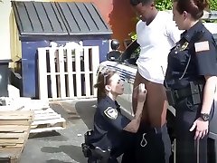 Big booty xxxshot bra bbw women pounded by black suspect in public