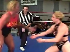63 AMAZON amateur anchor GLAMAZON IS SQUASHED LIKE A BUG BY A SMALLER OPPONENT