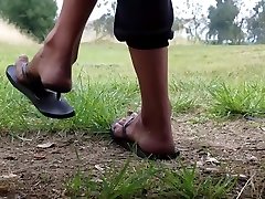 Young Homeless Girl Shows 0ff Her Filthy Feet - 4k