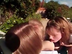 schoolgirls have sunny leoni sex 20 mint by the pool