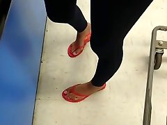 Candid blonde seduced by masseur in Walmart - Feet-Fetishtube.com