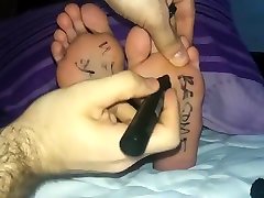 Tickling feet with pen - Writing on soles Full Clip