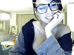Hot babe with big boobs goes ww rad wap in the chatroom
