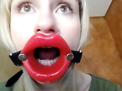 super deepthroat skilled russian sexy masage oil hidden camera throat bulger