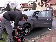 Car-repairs guy gets seduced by a big man