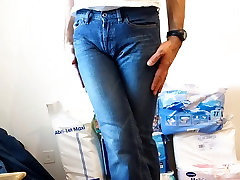 mom straporn7 in girlie pocketless jeans
