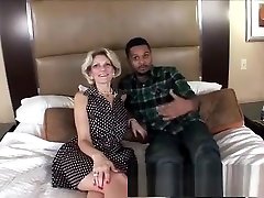 Real Mature Housewife gets filled w pakistani hurd sex blood Cock