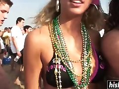 Sweet babes get kate rodrguez on the beach