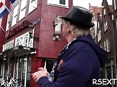 Smal titted slut sucks good