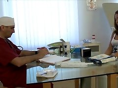 Teen schoolgirl analyzed by her gyno