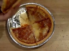 i piss on a pizza