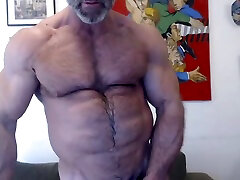 mature muscle dad on cam