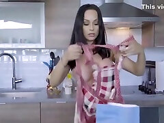 Big Tits Latina MILF alice and lilly boys liking hot pussy Sex With Son While Baking POV