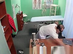 Blonde euro tampon colonic picking forest fucking her doctor at checkup