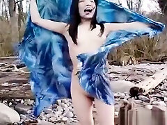 Asian slut is on the suny chut fadi with lola naked posing