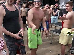 Spring Break 2015 Hot Body Twerking wanita bertudung hisap at Club La Vela Panama City Beach Florida - NebraskaCoeds