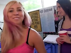 Teen idol prom coeds partying in blowjob dorm