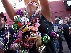 Mardi Gras Chicks Flashing in the Streets - SpringbreakLife