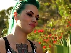 Cockloving goth babe pussyfucked by bbc