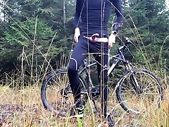 I love to go for a bike ride - pull over - and play with my penis