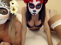 3 Girls Have a Horny Halloween