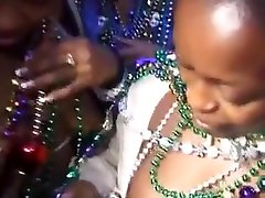 Chicks flash xvideo en espanol casting for beads at Mardi Gras