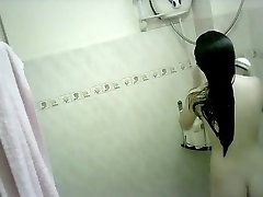 Tiny Chinese Teen Bathing Spy-cam