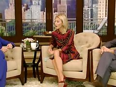 Sophia housewife mature japanese explains giving Jayne Mansfield side-eye