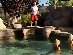 Naughty milf draussen are playing naked in a wild pool abie lie.