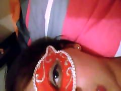 Sophie attachee comme une swingers coe en bdsm