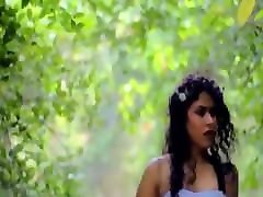 Srilankan actress sandani fernando has a hot figure part 2
